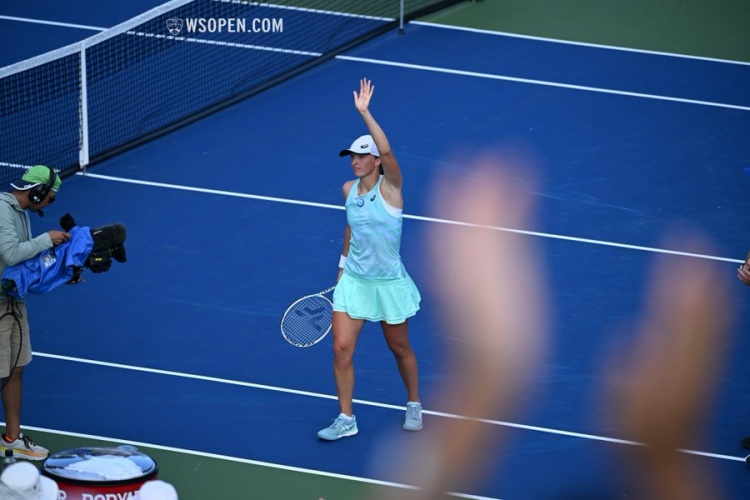 段强调的 段强调的